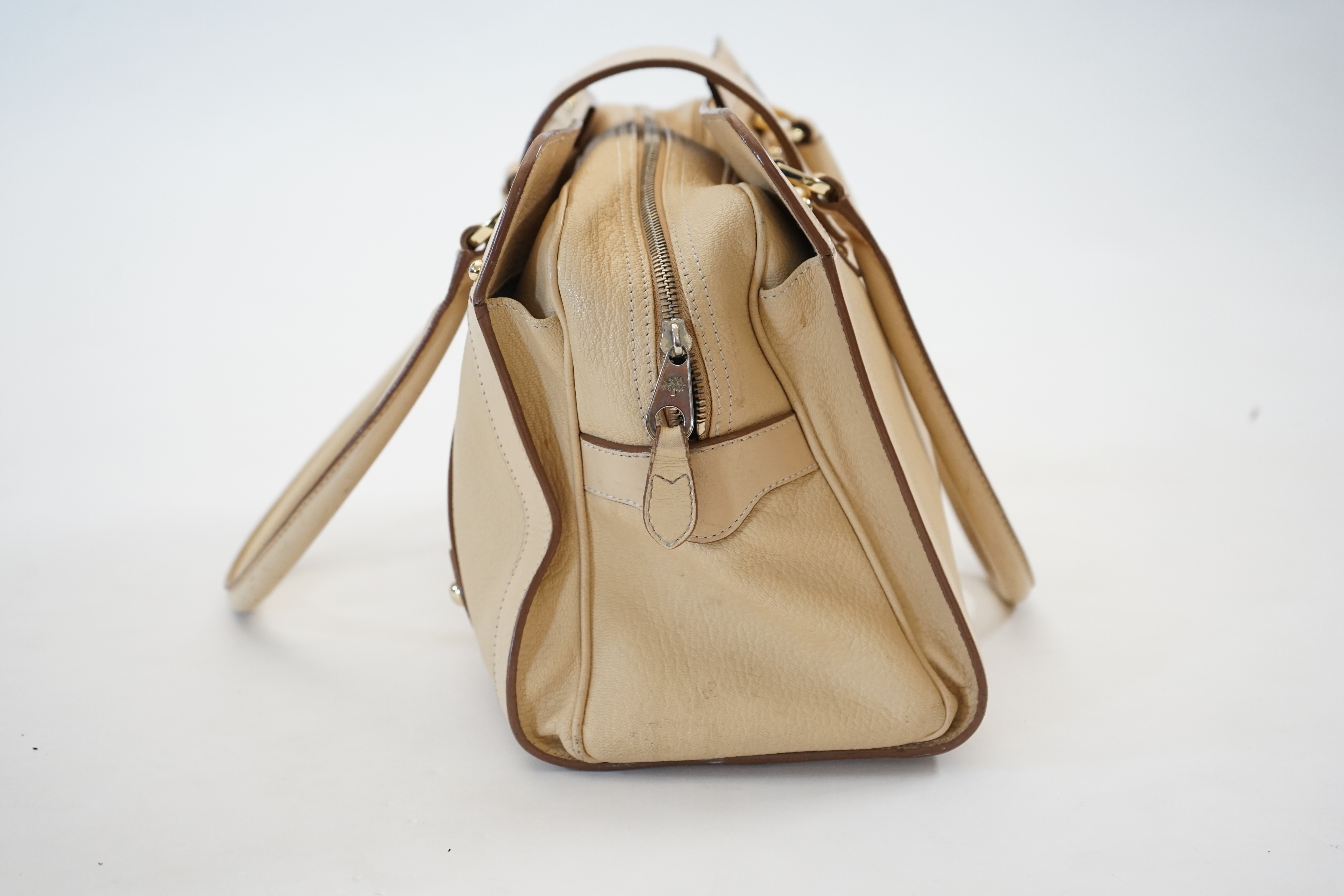 A Mulberry Fitzrovia beige tote/shoulder bag width 27cm, depth 15cm, height 22cm